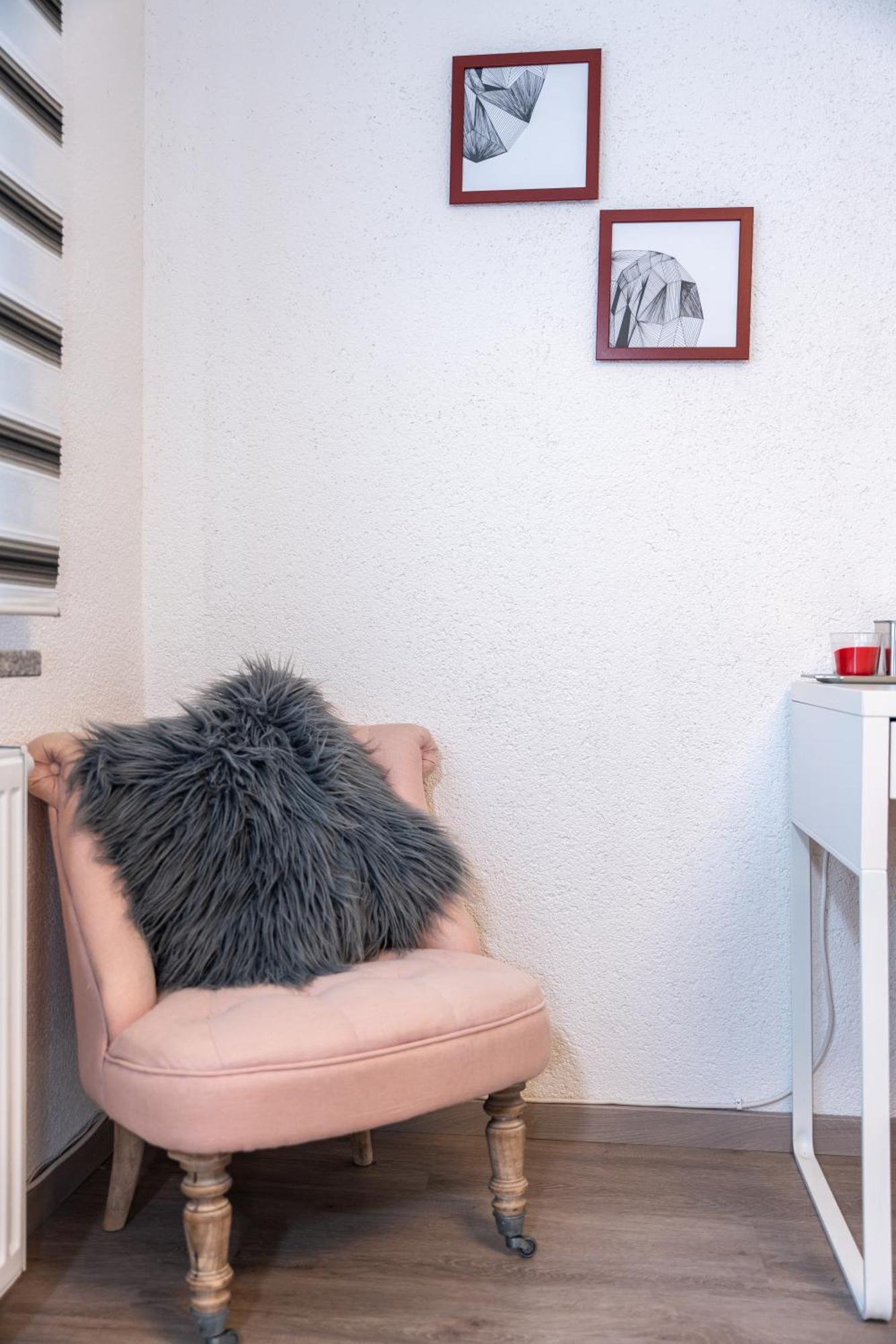 #3 Bequemes Zimmer Mit Pool Und Garten เมมมิงเงน ภายนอก รูปภาพ